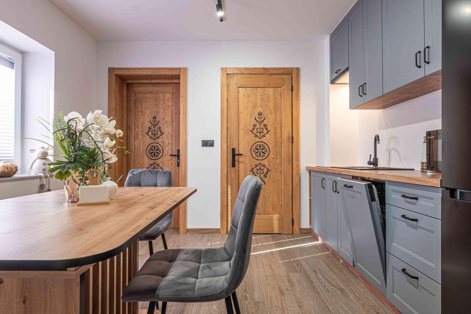 Apartamenty Tatrzanskie Wzgorze โปโรนิน ภายนอก รูปภาพ